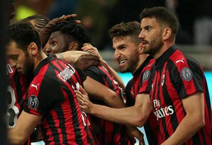  AC米兰绝杀拉齐奥稳居前三  