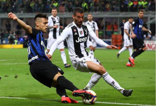  意大利国家德比延期引发多方争议声浪  